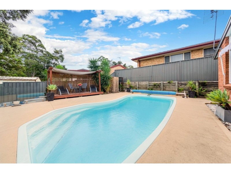 18 Woodport Close, Green Point NSW 2251