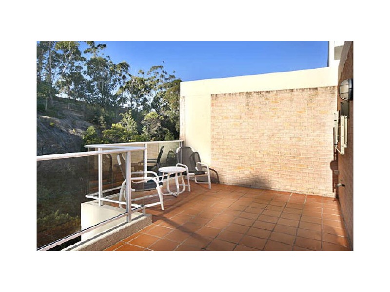 1004/97-99 John Whiteway DR, Gosford NSW 2250