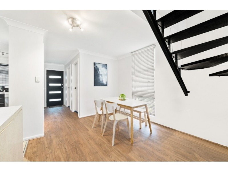 1/5 Hills Street, Gosford NSW 2250