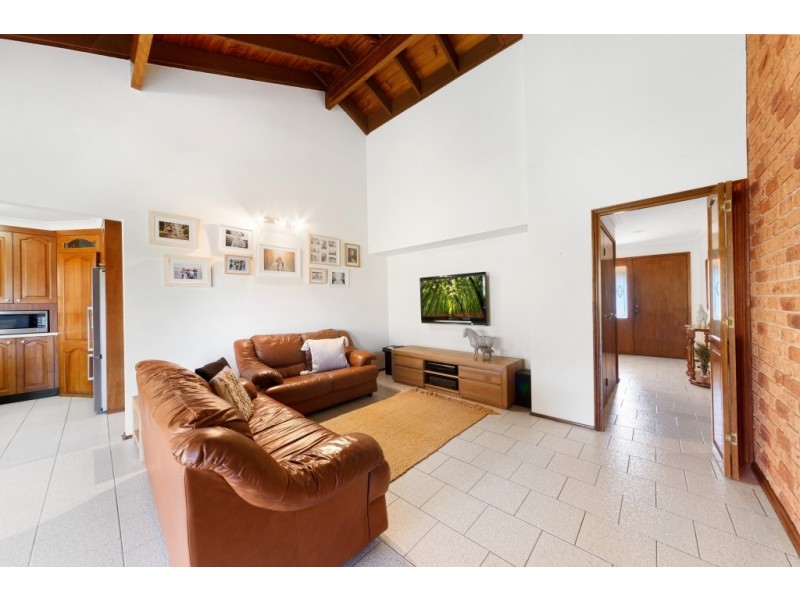 9 Blackwood Close, Narara NSW 2250