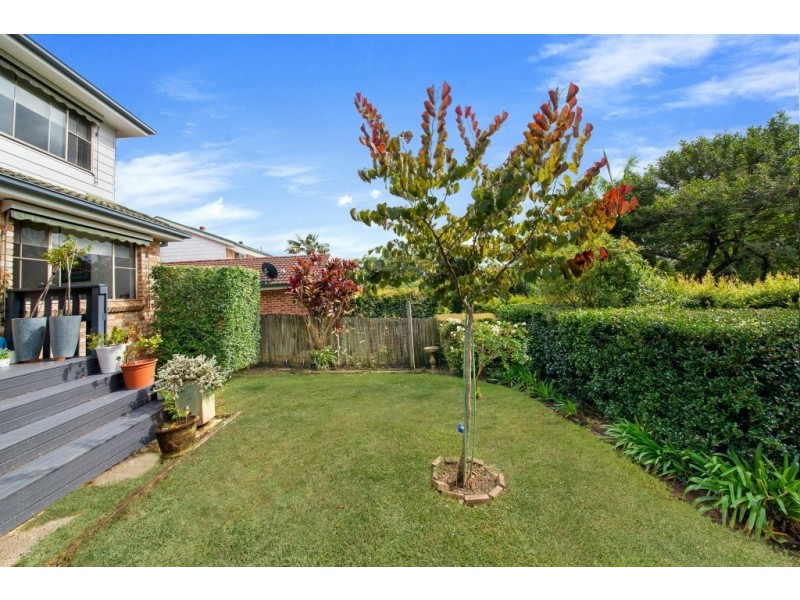 1/2 Moir Place, Green Point NSW 2251