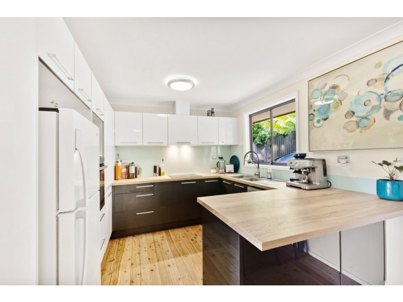 7 Dana Close, Wyoming NSW 2250