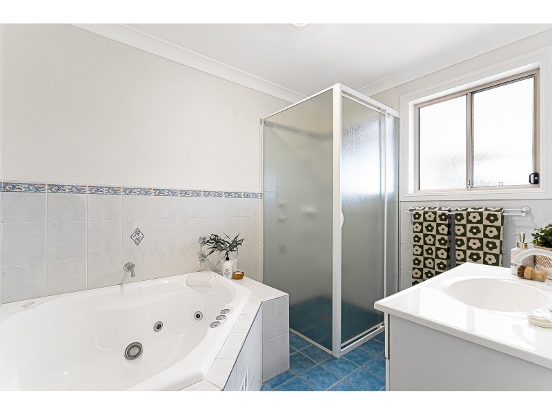 68 Robinia Parade, Springfield NSW 2250