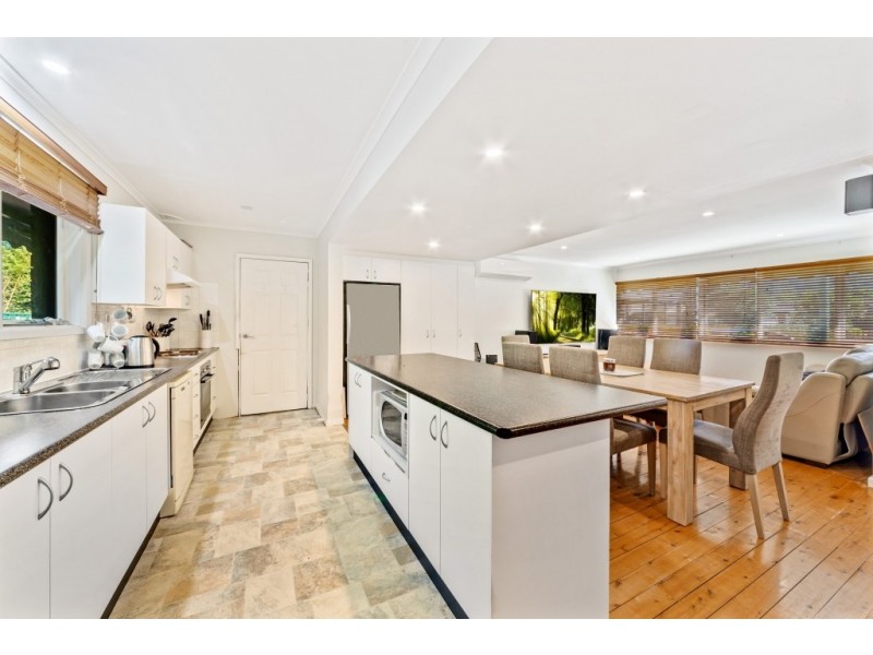 15 Bel Hilton Court, West Gosford NSW 2250