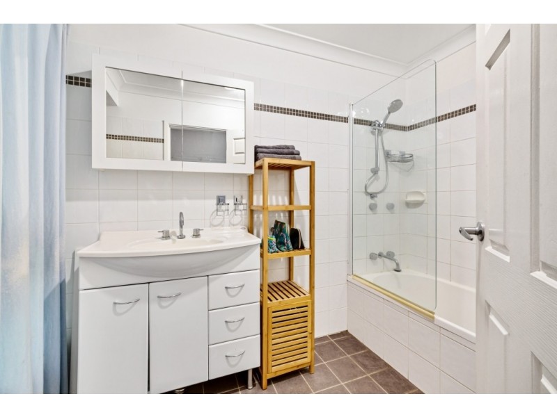 15 Bel Hilton Court, West Gosford NSW 2250