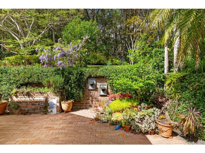 9 Drumalbyn Close, Wyoming NSW 2250