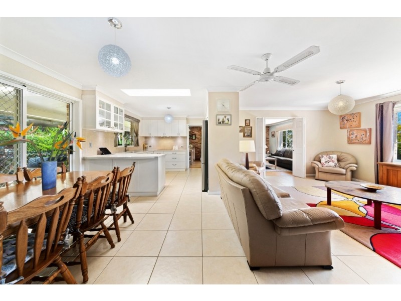 9 Drumalbyn Close, Wyoming NSW 2250