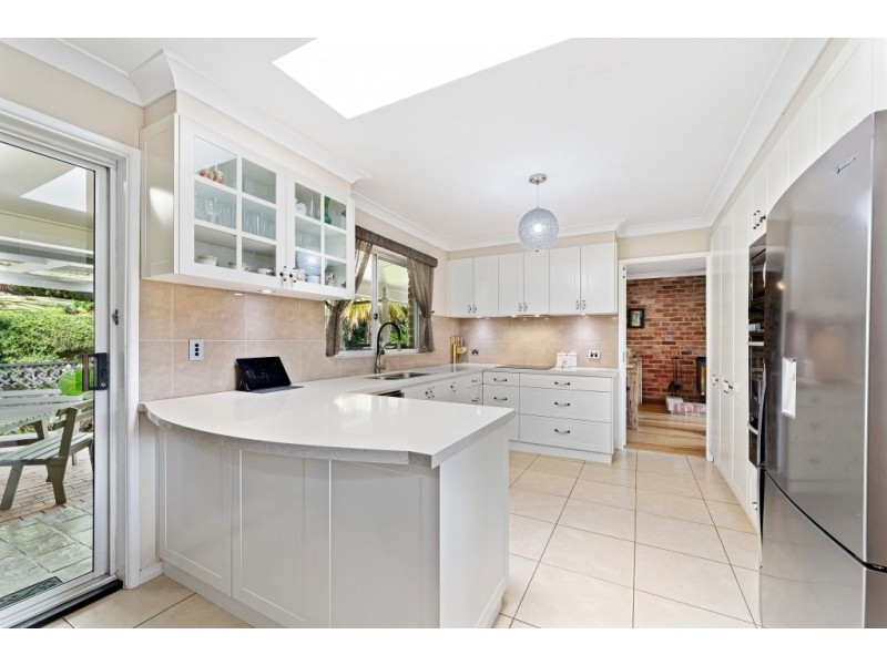 9 Drumalbyn Close, Wyoming NSW 2250