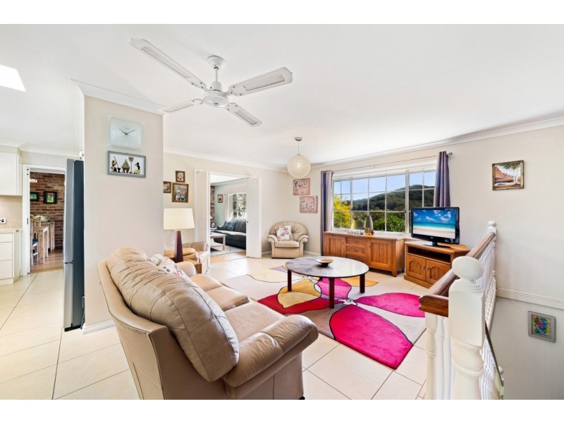 9 Drumalbyn Close, Wyoming NSW 2250