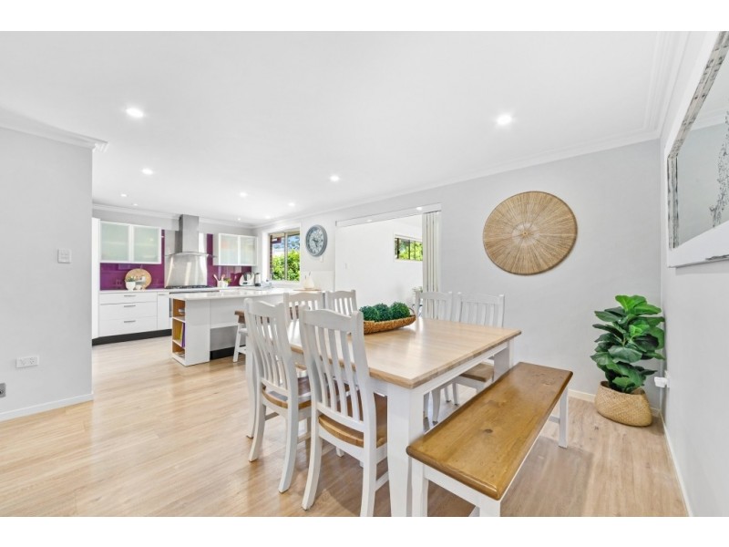 6 Nicholii Close, Springfield NSW 2250