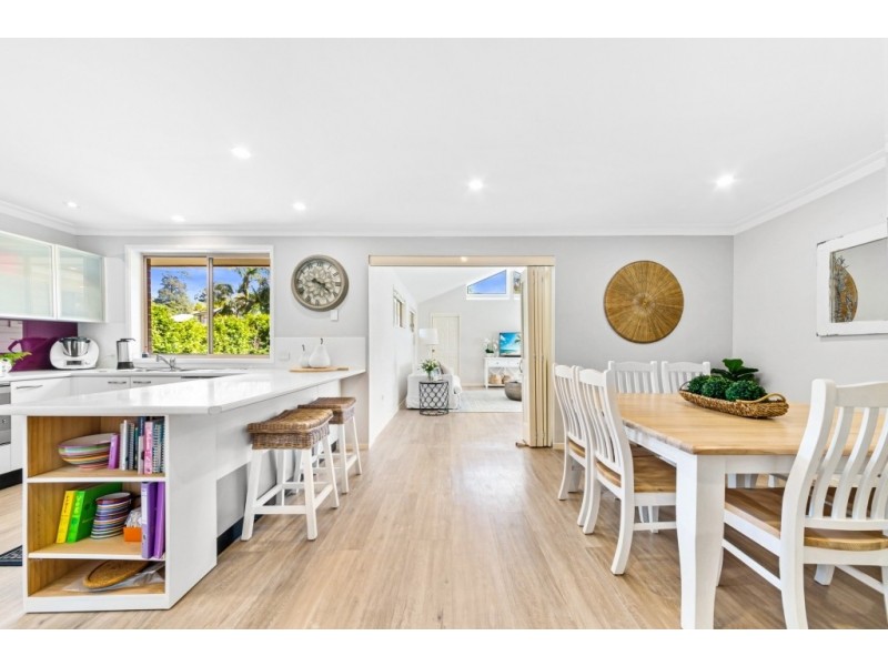 6 Nicholii Close, Springfield NSW 2250