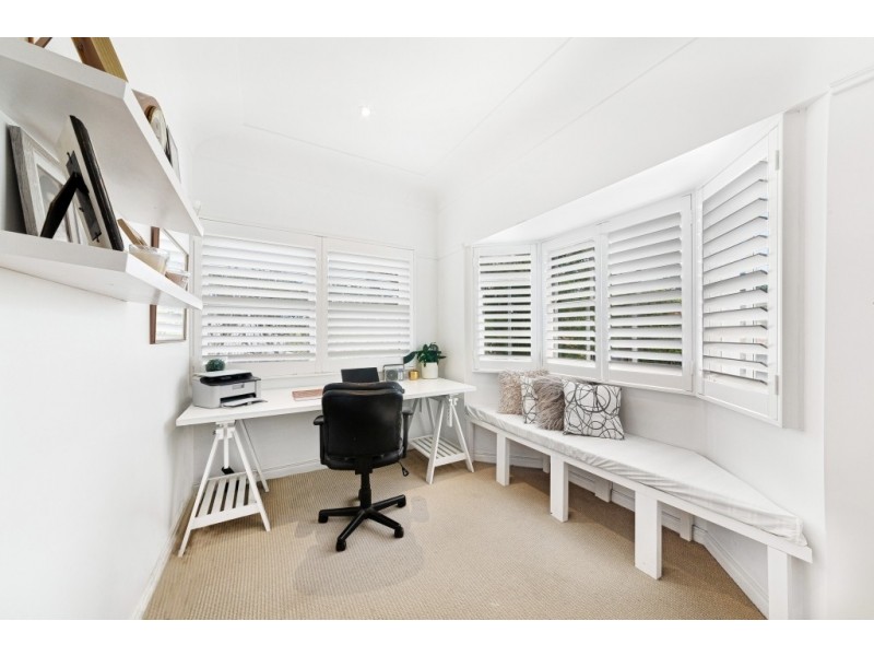 13 Duke Street, Point Frederick NSW 2250