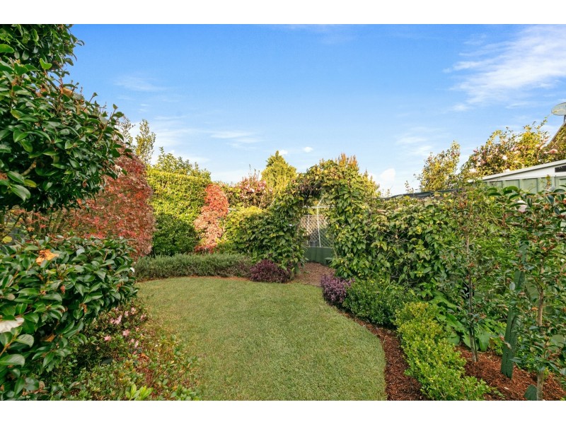 12 Meadow Road, Springfield NSW 2250