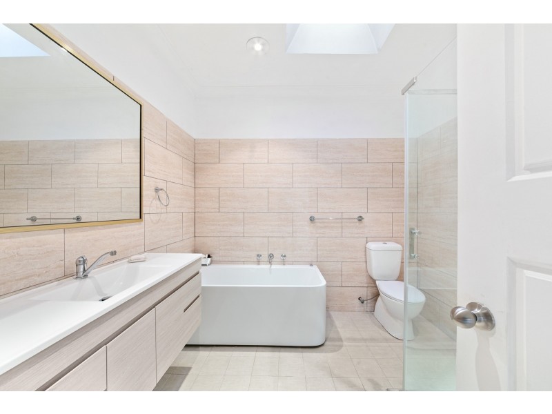 12 Meadow Road, Springfield NSW 2250