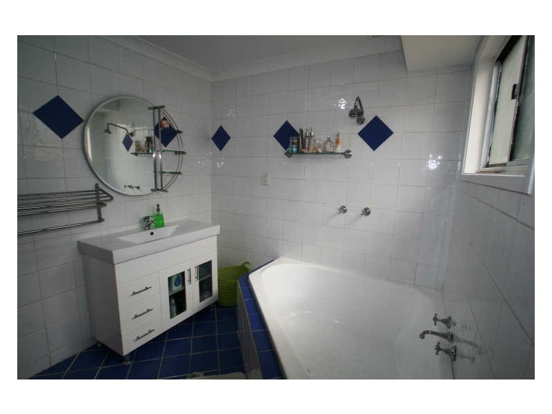 1 Willow Road, Springfield NSW 2250