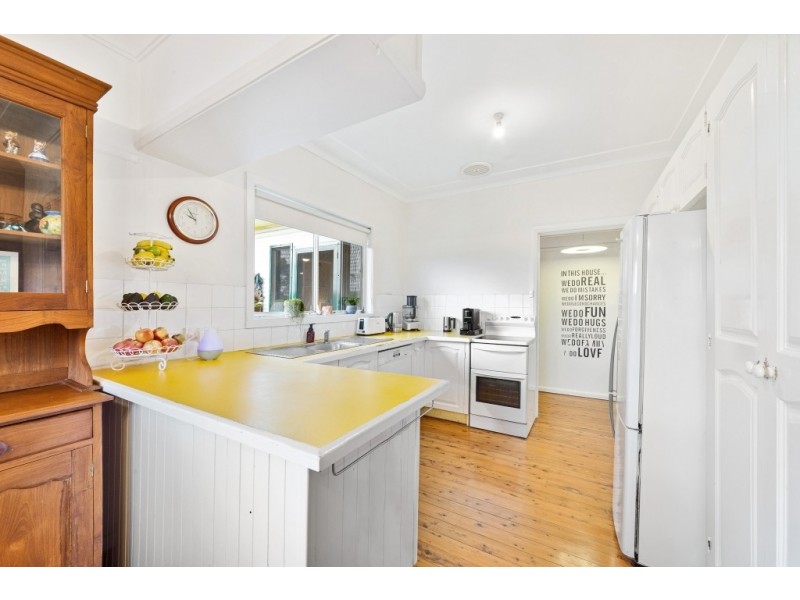 6 White Street, East Gosford NSW 2250