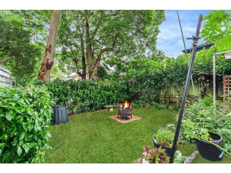 6 White Street, East Gosford NSW 2250