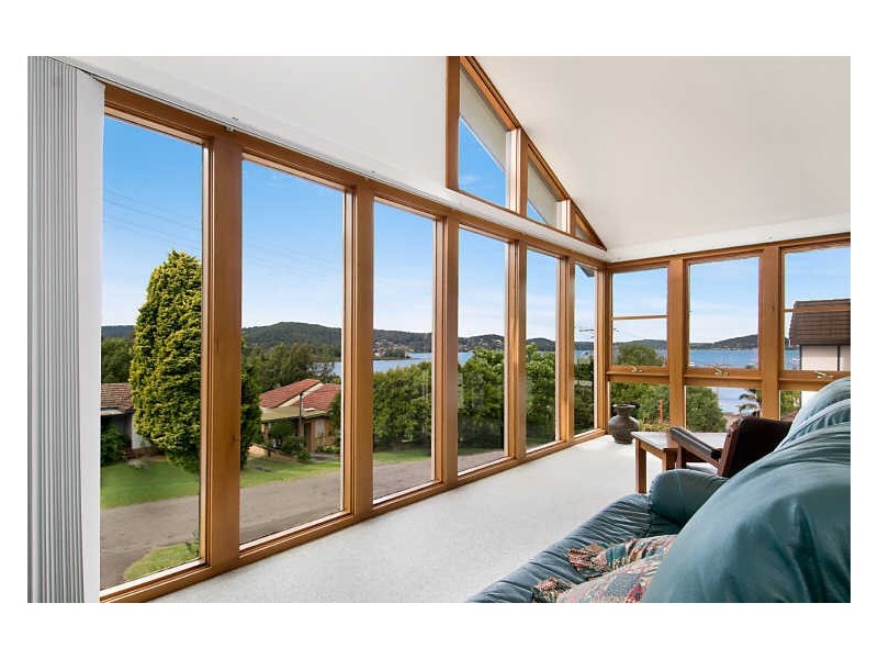 18 Frederick Street, Point Frederick NSW 2250