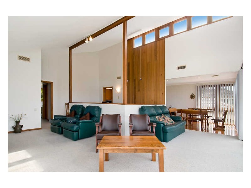 18 Frederick Street, Point Frederick NSW 2250