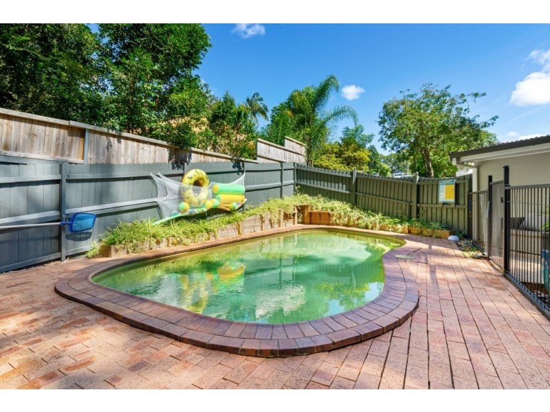18 Childs Close, Green Point NSW 2251