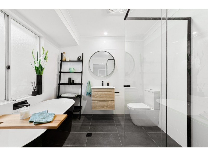 18 Childs Close, Green Point NSW 2251