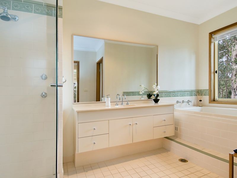 5 Moir Place, Green Point NSW 2251