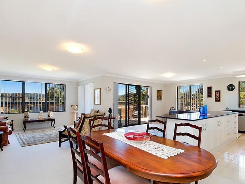 2/1 Creighton Lane, Point Frederick NSW 2250