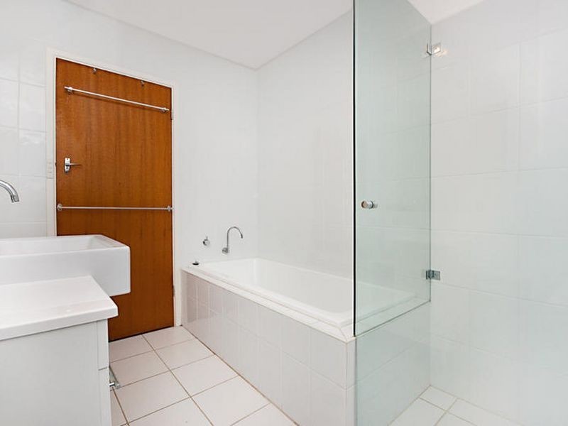 12 Russell Drysdale Street, East Gosford NSW 2250