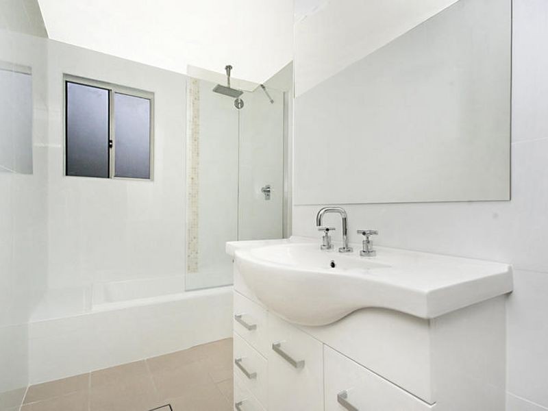 2/5 White Street, East Gosford NSW 2250