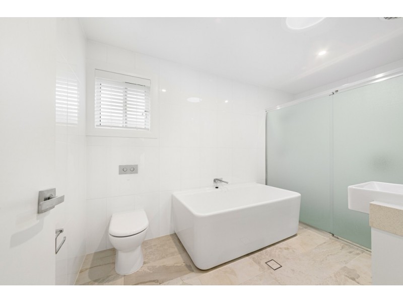 31 Kuburra Road, Erina NSW 2250