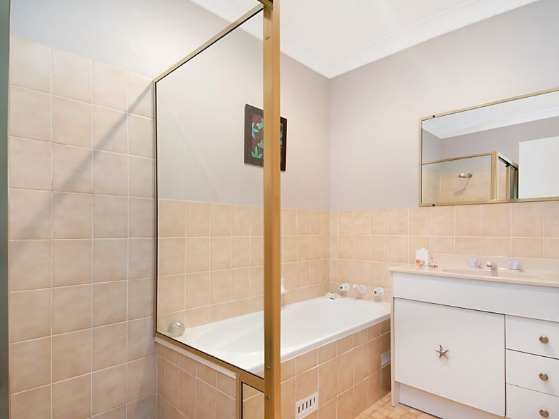 8 Cooinda Crescent, Narara NSW 2250