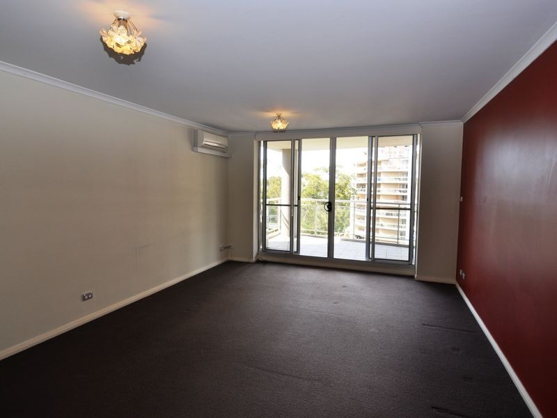 452/80 John Whiteway Drive, Gosford NSW 2250