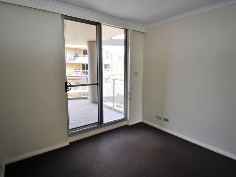 452/80 John Whiteway Drive, Gosford NSW 2250