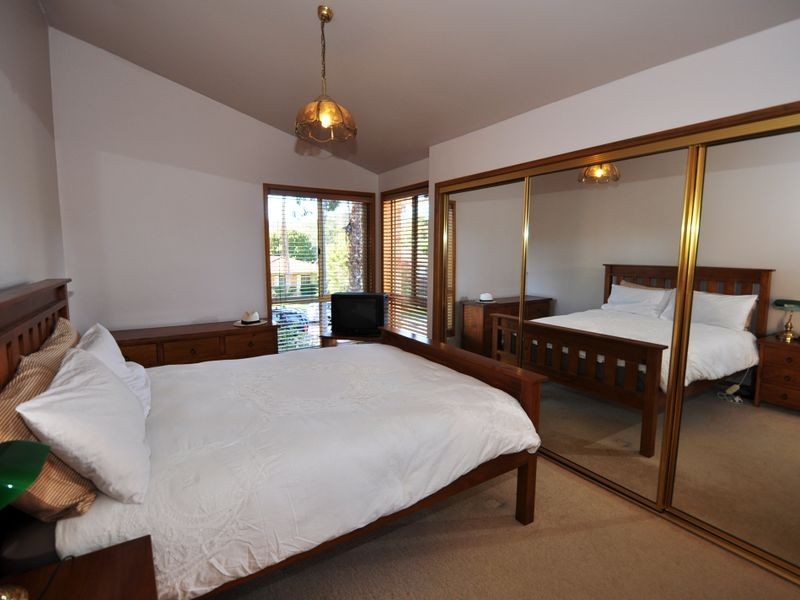 27 Highland Avenue, Green Point NSW 2251