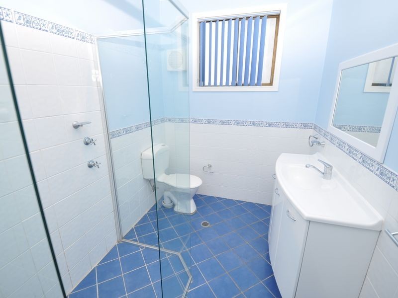 8 Bayview Avenue, East Gosford NSW 2250