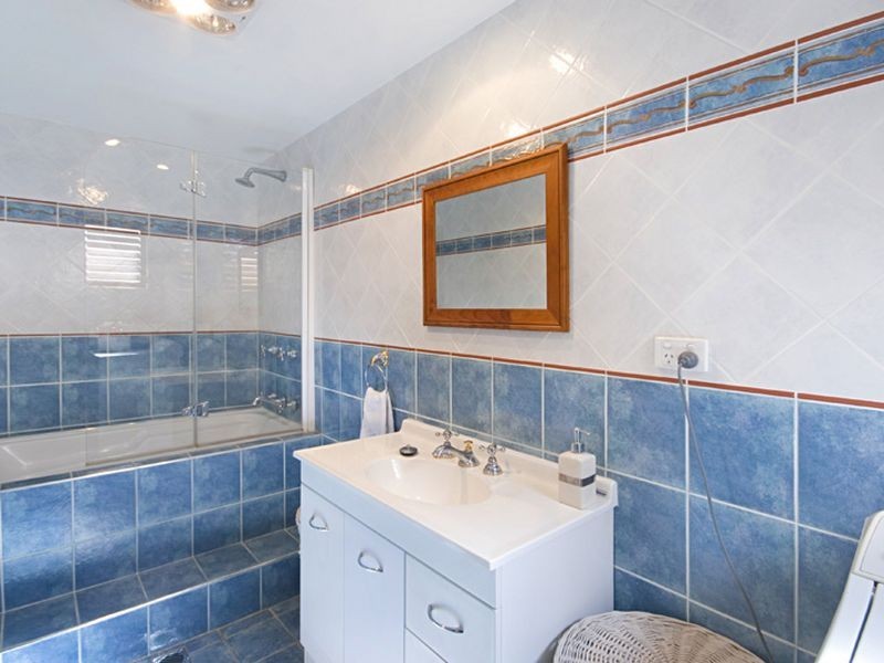 1/11 Lynn Avenue, Point Frederick NSW 2250