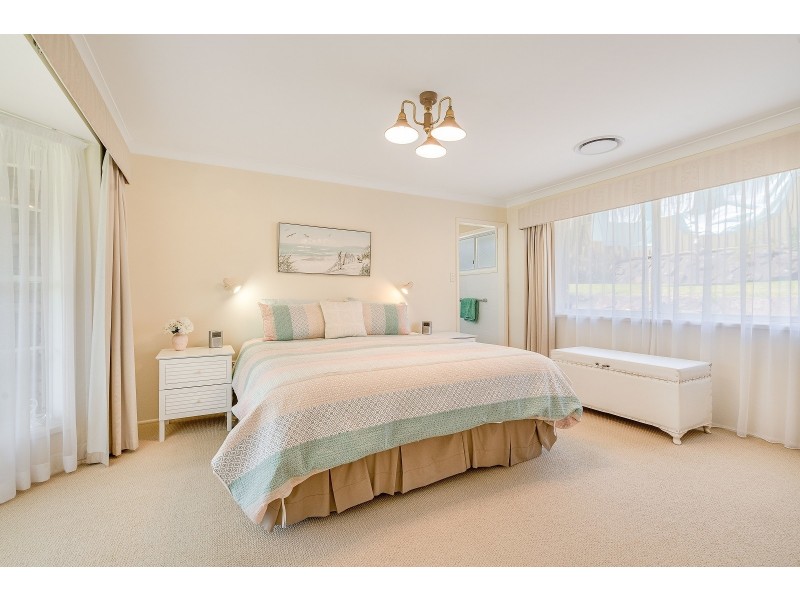 50 Chamberlain Road, Wyoming NSW 2250