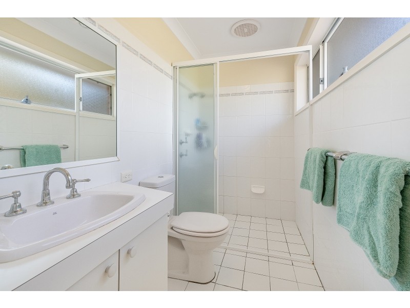 50 Chamberlain Road, Wyoming NSW 2250