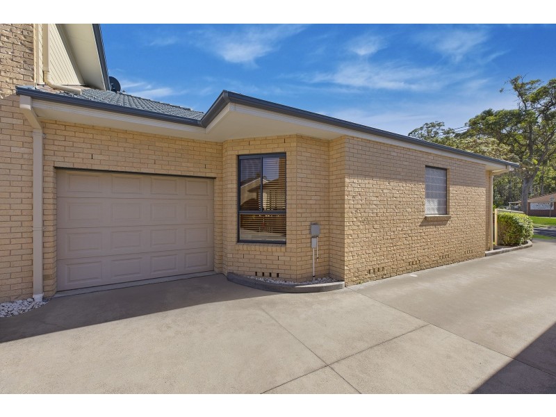 2/16-18 Waratah Street, East Gosford NSW 2250