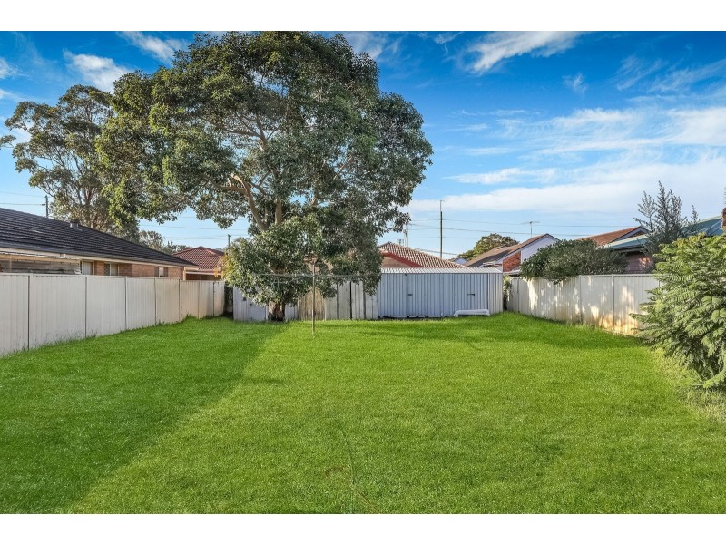 25 Waratah Avenue, Woy Woy NSW 2256