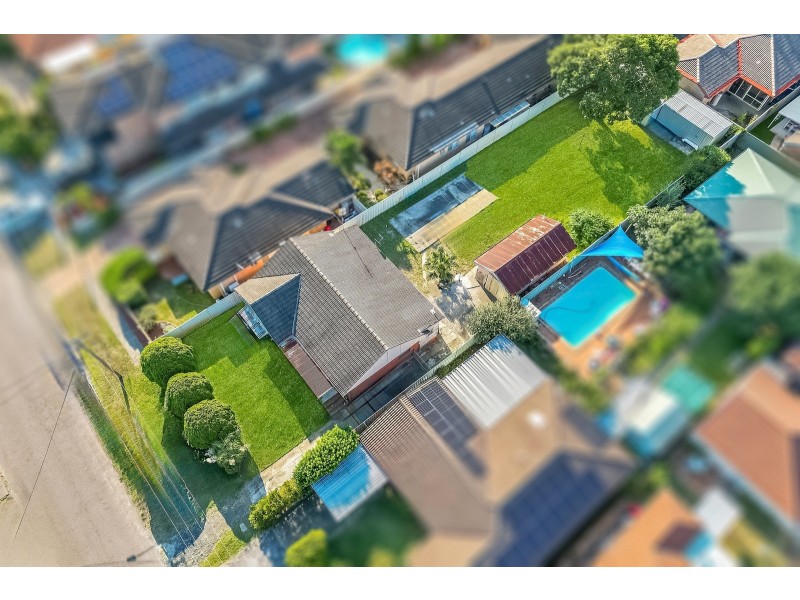 25 Waratah Avenue, Woy Woy NSW 2256