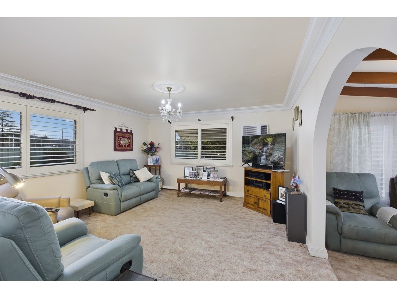 26 Akora Road, Wyoming NSW 2250