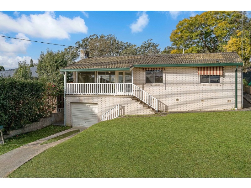 39 Orange Parade, Wyoming NSW 2250