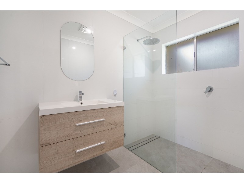 39 Orange Parade, Wyoming NSW 2250