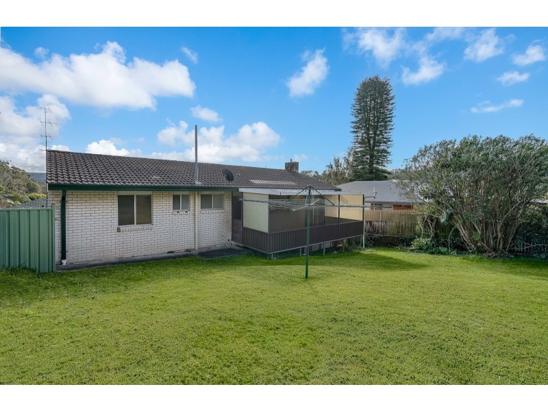 39 Orange Parade, Wyoming NSW 2250