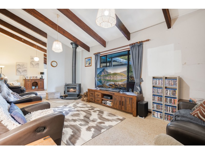 12 Winter Close, Lisarow NSW 2250