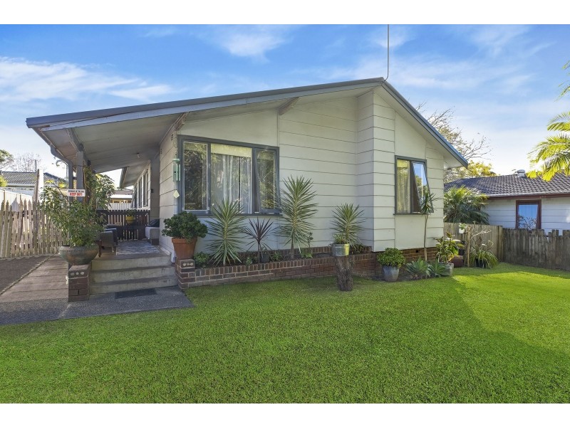 8 Pemworth Close, Wyoming NSW 2250