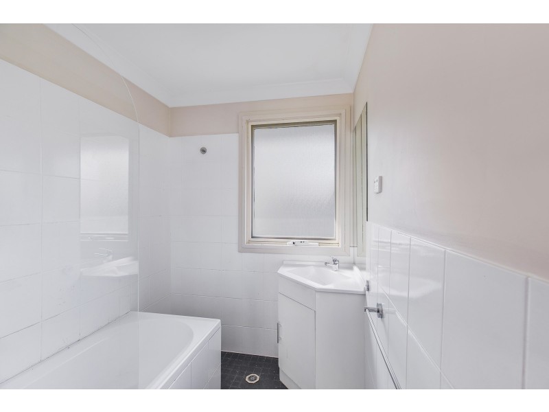 8 Pemworth Close, Wyoming NSW 2250