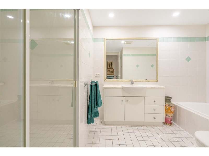 206/97-99 John Whiteway Drive, Gosford NSW 2250