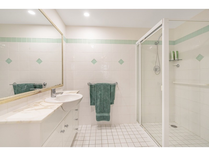 206/97-99 John Whiteway Drive, Gosford NSW 2250